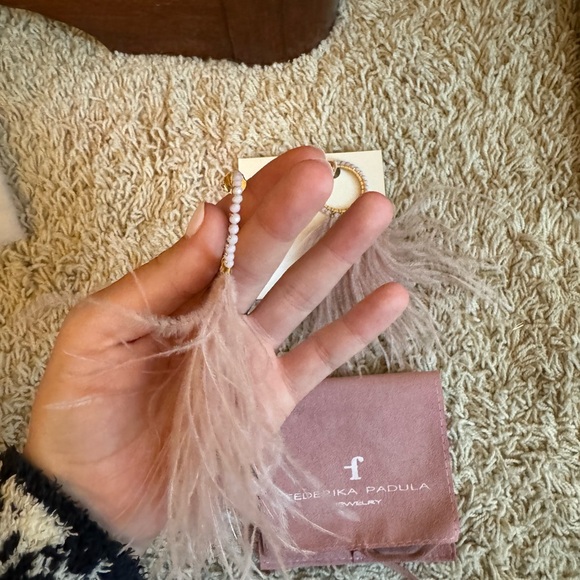 FEDERIKA PADULA FEATHER HOOP EARRINGS - Picture 2 of 3